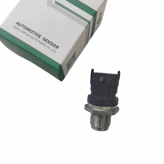 Iveco and suzuki common rail injection fuel pressure sensor 1247445 1573268L00000 50438237 0281006164