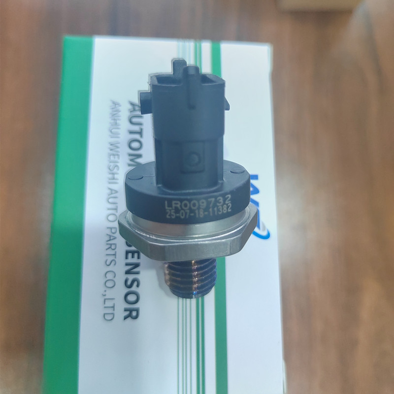 Land Rover fuel rail pressure sensor LR009732 8200600206 Land Rover fuel rail pressure sensor LR009732 8200600206